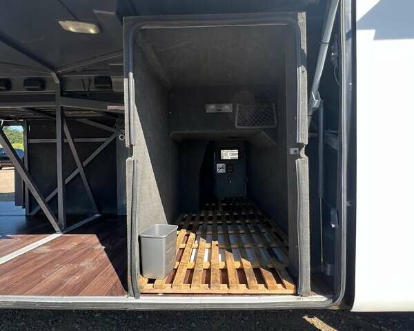 Білий Мерседес Травего, об'ємом двигуна 15.93 л та пробігом 420 тис. км за 98000 $, фото 13 на Automoto.ua