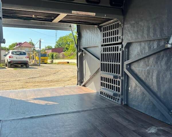 Білий Мерседес Травего, об'ємом двигуна 15.93 л та пробігом 420 тис. км за 98000 $, фото 9 на Automoto.ua