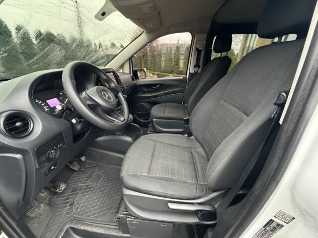 Белый Мерседес В-Класс, объемом двигателя 2.1 л и пробегом 361 тыс. км за 15000 $, фото 8 на Automoto.ua