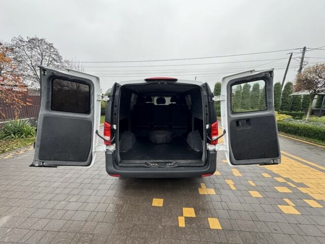 Белый Мерседес В-Класс, объемом двигателя 2.1 л и пробегом 361 тыс. км за 15000 $, фото 10 на Automoto.ua