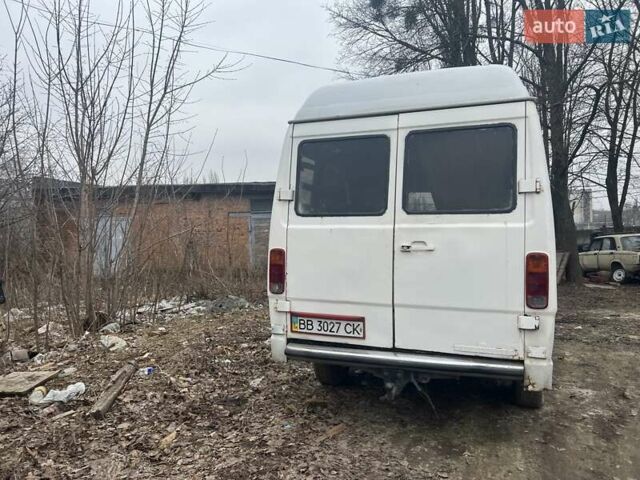 Белый Мерседес В-Класс, объемом двигателя 2.4 л и пробегом 348 тыс. км за 1500 $, фото 2 на Automoto.ua