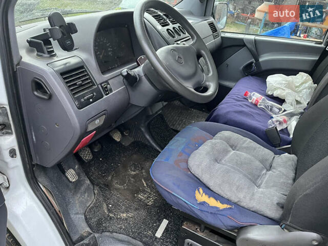 Білий Мерседес В-Клас, об'ємом двигуна 2.3 л та пробігом 580 тис. км за 4000 $, фото 8 на Automoto.ua