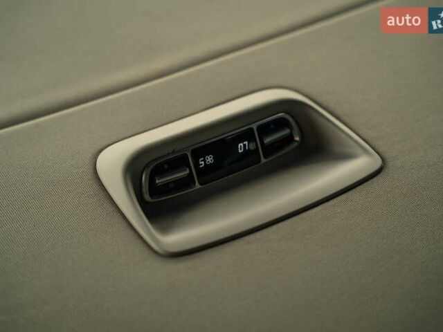 Білий Мерседес В-Клас, об'ємом двигуна 2.14 л та пробігом 153 тис. км за 38900 $, фото 45 на Automoto.ua