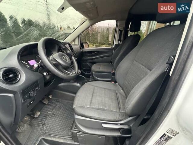 Белый Мерседес В-Класс, объемом двигателя 2.1 л и пробегом 361 тыс. км за 15000 $, фото 8 на Automoto.ua