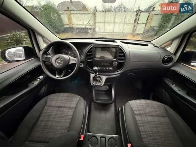 Белый Мерседес В-Класс, объемом двигателя 2.1 л и пробегом 361 тыс. км за 15000 $, фото 12 на Automoto.ua