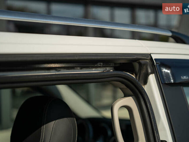 Білий Мерседес В-Клас, об'ємом двигуна 2.14 л та пробігом 153 тис. км за 38900 $, фото 21 на Automoto.ua