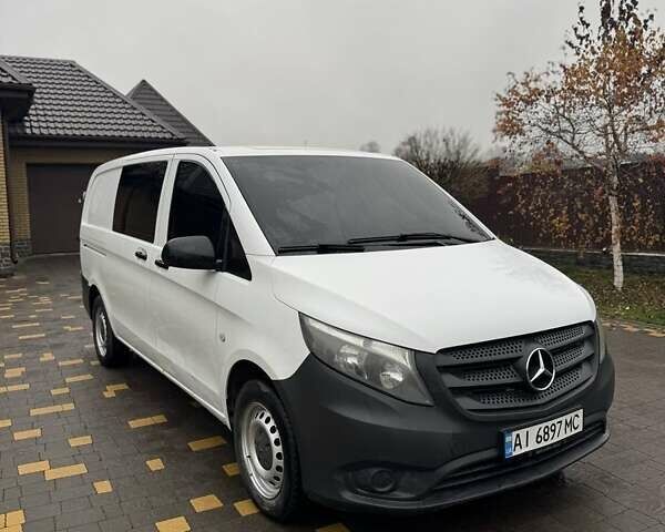 Белый Мерседес В-Класс, объемом двигателя 2.1 л и пробегом 361 тыс. км за 15000 $, фото 6 на Automoto.ua