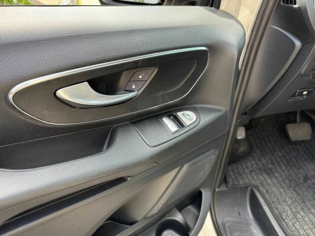 Белый Мерседес В-Класс, объемом двигателя 2 л и пробегом 97 тыс. км за 20900 $, фото 16 на Automoto.ua