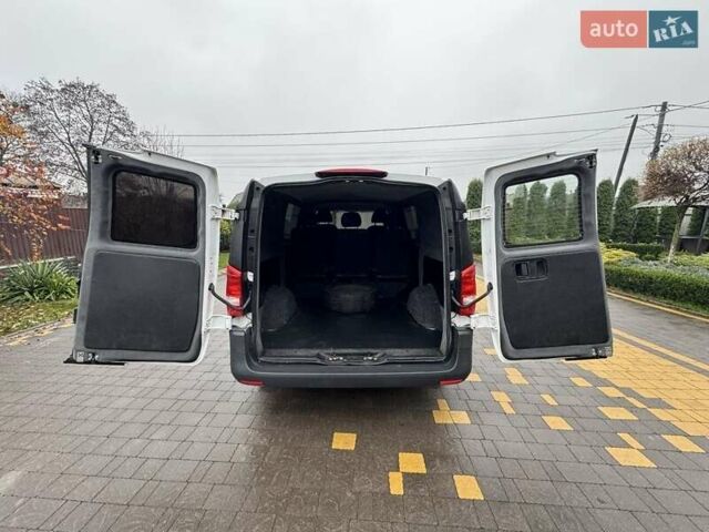 Белый Мерседес В-Класс, объемом двигателя 2.1 л и пробегом 361 тыс. км за 15000 $, фото 10 на Automoto.ua