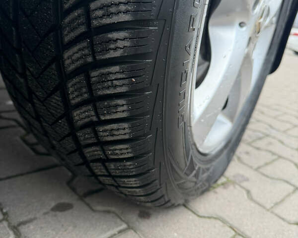 Белый Мерседес В-Класс, объемом двигателя 2.14 л и пробегом 179 тыс. км за 37700 $, фото 25 на Automoto.ua