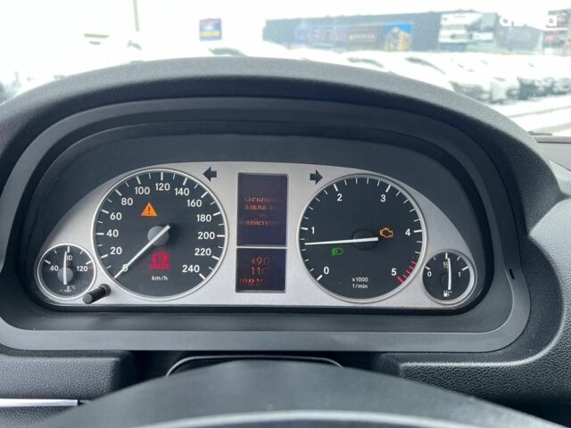 Черный Мерседес В-Класс, объемом двигателя 2.1 л и пробегом 265 тыс. км за 6990 $, фото 20 на Automoto.ua