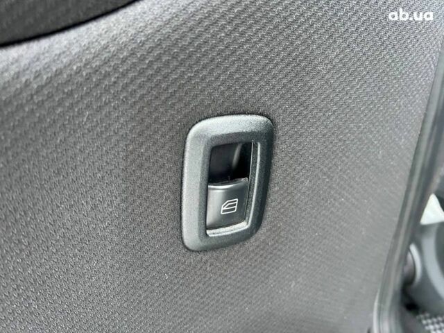 Черный Мерседес В-Класс, объемом двигателя 2.1 л и пробегом 265 тыс. км за 6990 $, фото 30 на Automoto.ua