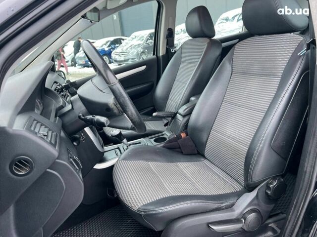 Черный Мерседес В-Класс, объемом двигателя 2.1 л и пробегом 265 тыс. км за 6990 $, фото 17 на Automoto.ua