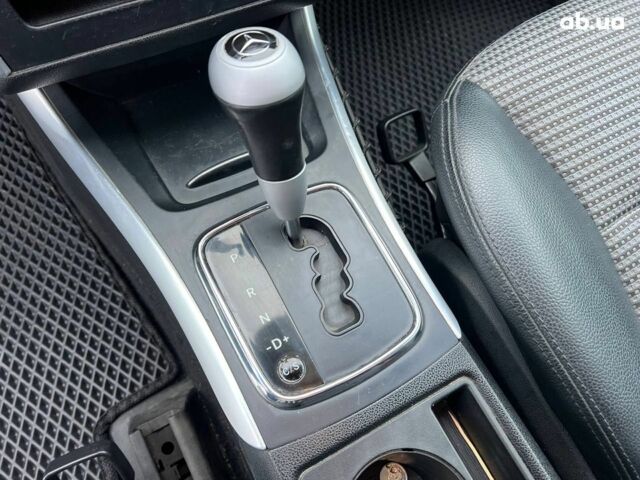 Черный Мерседес В-Класс, объемом двигателя 2.1 л и пробегом 265 тыс. км за 6990 $, фото 28 на Automoto.ua