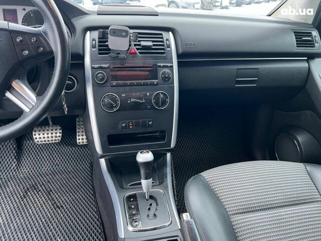 Черный Мерседес В-Класс, объемом двигателя 2.1 л и пробегом 265 тыс. км за 6990 $, фото 25 на Automoto.ua