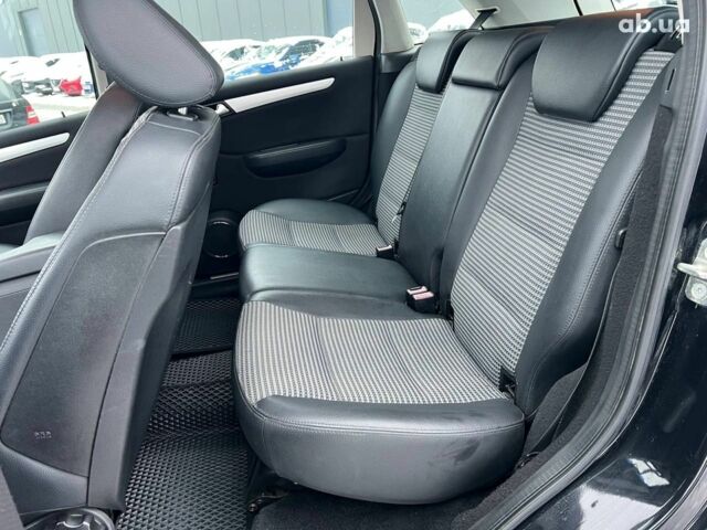 Черный Мерседес В-Класс, объемом двигателя 2.1 л и пробегом 265 тыс. км за 6990 $, фото 31 на Automoto.ua