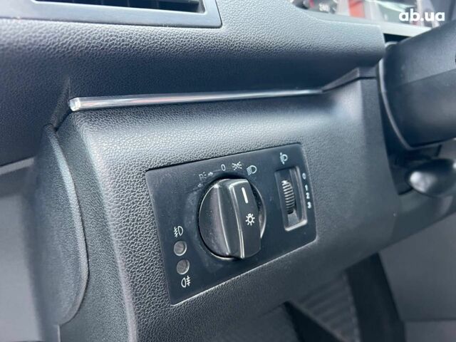 Черный Мерседес В-Класс, объемом двигателя 2.1 л и пробегом 265 тыс. км за 6990 $, фото 19 на Automoto.ua