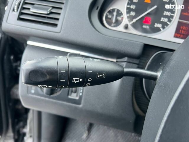 Черный Мерседес В-Класс, объемом двигателя 2.1 л и пробегом 265 тыс. км за 6990 $, фото 24 на Automoto.ua