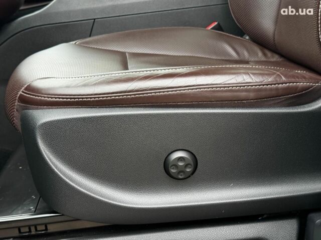 Черный Мерседес В-Класс, объемом двигателя 2.1 л и пробегом 103 тыс. км за 63790 $, фото 22 на Automoto.ua