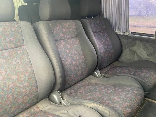 Черный Мерседес В-Класс, объемом двигателя 2.1 л и пробегом 400 тыс. км за 2900 $, фото 7 на Automoto.ua