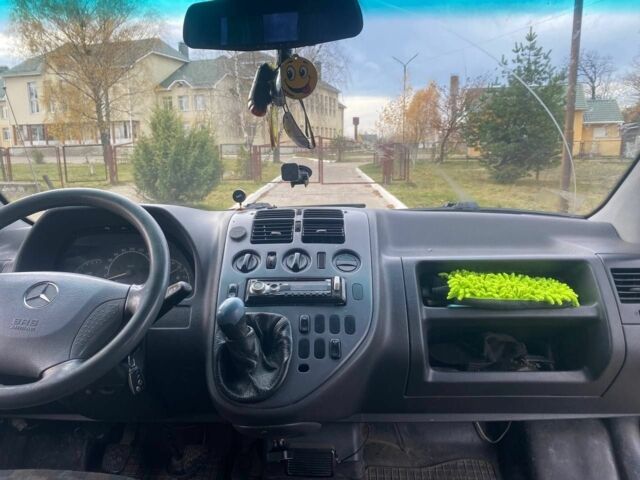 Черный Мерседес В-Класс, объемом двигателя 2.1 л и пробегом 400 тыс. км за 2900 $, фото 11 на Automoto.ua