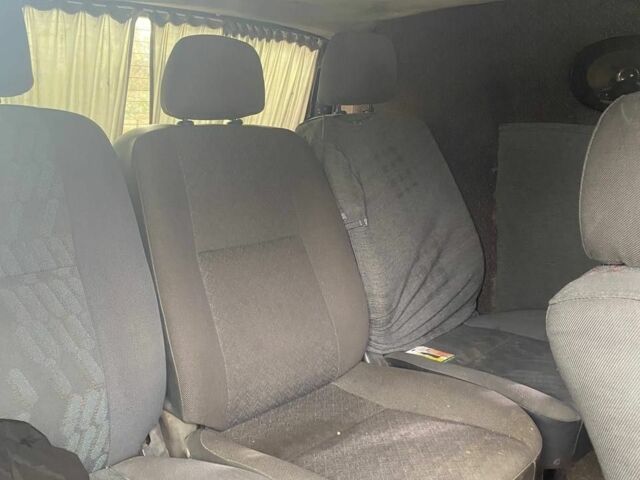 Черный Мерседес В-Класс, объемом двигателя 2.1 л и пробегом 400 тыс. км за 2900 $, фото 8 на Automoto.ua