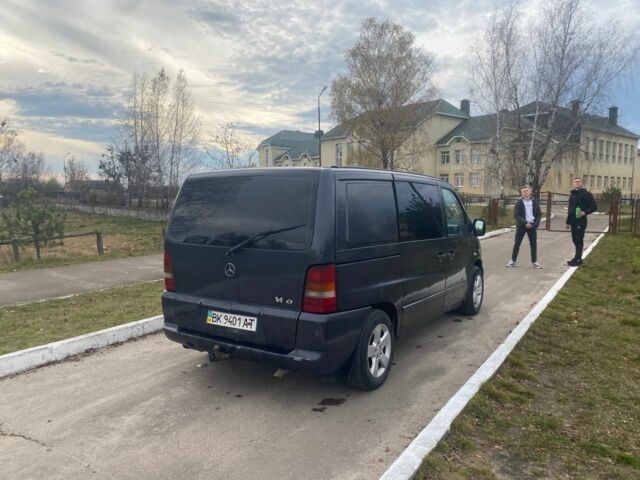 Черный Мерседес В-Класс, объемом двигателя 2.1 л и пробегом 400 тыс. км за 2900 $, фото 3 на Automoto.ua