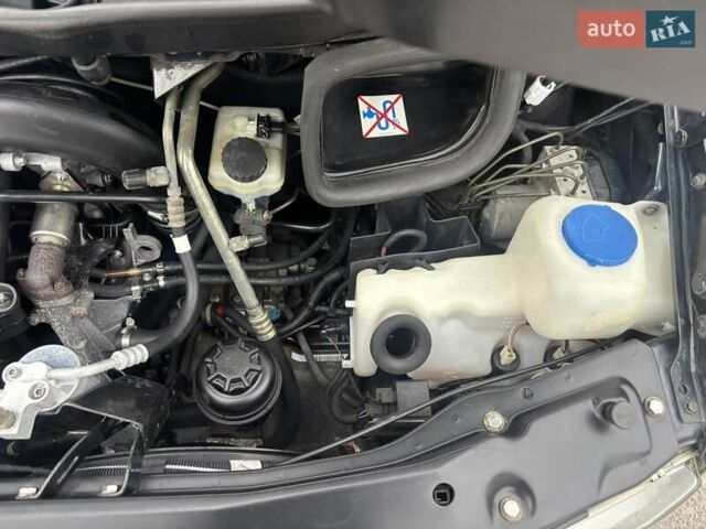 Черный Мерседес В-Класс, объемом двигателя 2.1 л и пробегом 320 тыс. км за 7400 $, фото 31 на Automoto.ua