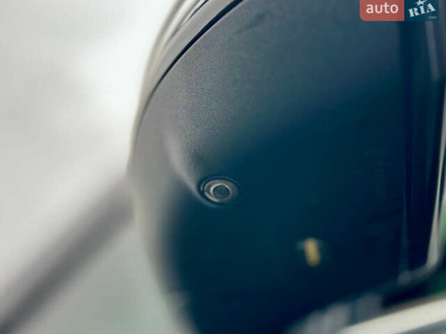 Мерседес В-Класс 2014 в Киеве на Automoto.ua Черный Мерседес В-Класс, объемом двигателя 2.1 л и пробегом 343 тыс. км за 32900 $, фото 8 на Automoto.ua