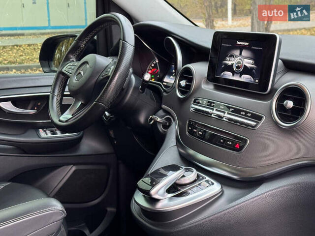 Черный Мерседес В-Класс, объемом двигателя 2 л и пробегом 301 тыс. км за 33000 $, фото 10 на Automoto.ua