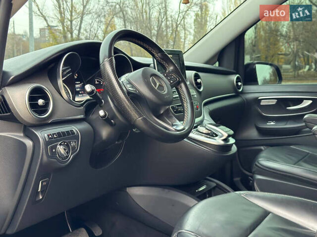 Черный Мерседес В-Класс, объемом двигателя 2 л и пробегом 301 тыс. км за 33000 $, фото 12 на Automoto.ua