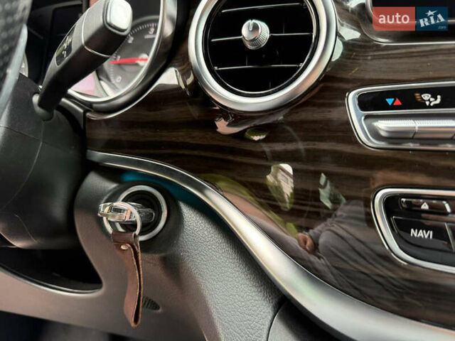 Чорний Мерседес В-Клас, об'ємом двигуна 2.14 л та пробігом 298 тис. км за 36800 $, фото 5 на Automoto.ua