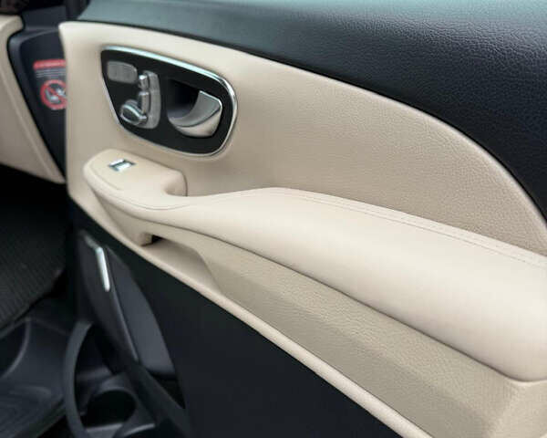 Черный Мерседес В-Класс, объемом двигателя 2.14 л и пробегом 350 тыс. км за 42900 $, фото 17 на Automoto.ua