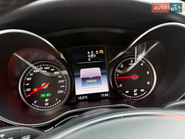 Мерседес В-Клас 2015 у Стрые на Automoto.ua Чорний Мерседес В-Клас, об'ємом двигуна 2.14 л та пробігом 298 тис. км за 37400 $, фото 58 на Automoto.ua