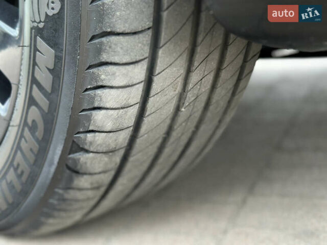 Мерседес В-Класс 2016 в Киеве на Automoto.ua Черный Мерседес В-Класс, объемом двигателя 2.14 л и пробегом 168 тыс. км за 51000 $, фото 92 на Automoto.ua