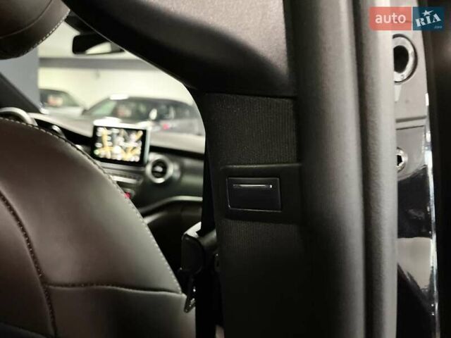 Черный Мерседес В-Класс, объемом двигателя 2.14 л и пробегом 312 тыс. км за 45700 $, фото 39 на Automoto.ua