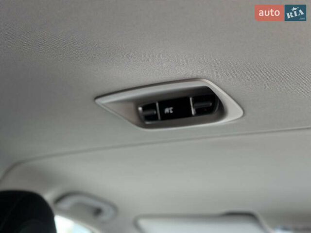 Мерседес В-Класс 2016 в Киеве на Automoto.ua Черный Мерседес В-Класс, объемом двигателя 2.14 л и пробегом 168 тыс. км за 51000 $, фото 39 на Automoto.ua