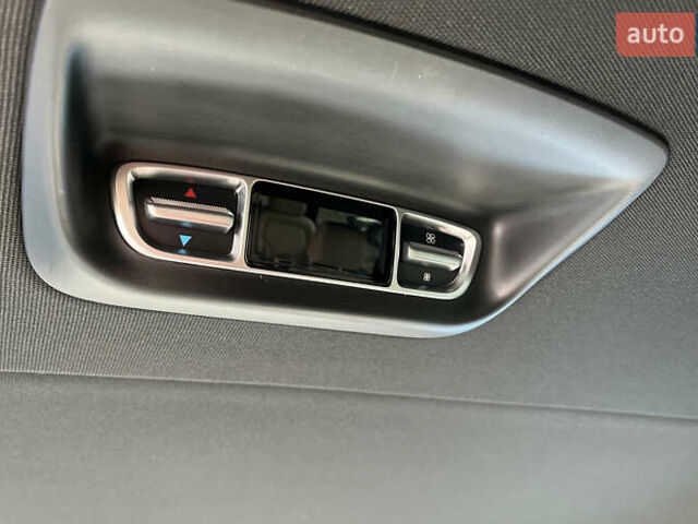 Черный Мерседес В-Класс, объемом двигателя 2.2 л и пробегом 222 тыс. км за 37500 $, фото 17 на Automoto.ua