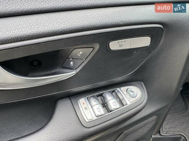 Черный Мерседес В-Класс, объемом двигателя 2.2 л и пробегом 478 тыс. км за 30000 $, фото 64 на Automoto.ua