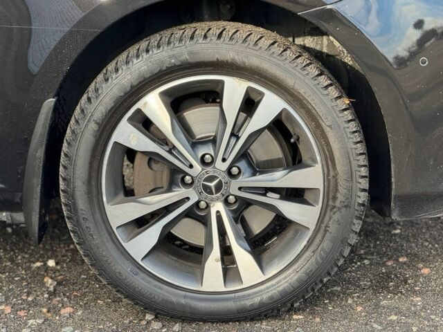 Чорний Мерседес В-Клас, об'ємом двигуна 2.2 л та пробігом 305 тис. км за 37999 $, фото 3 на Automoto.ua