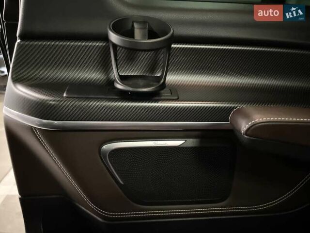 Черный Мерседес В-Класс, объемом двигателя 2.14 л и пробегом 312 тыс. км за 45700 $, фото 45 на Automoto.ua