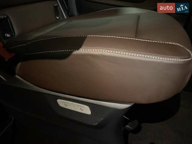 Черный Мерседес В-Класс, объемом двигателя 2.14 л и пробегом 312 тыс. км за 45700 $, фото 44 на Automoto.ua