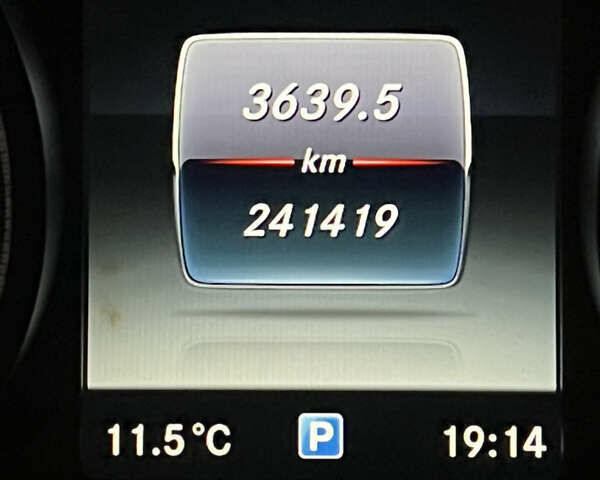 Черный Мерседес В-Класс, объемом двигателя 2.14 л и пробегом 341 тыс. км за 35000 $, фото 16 на Automoto.ua