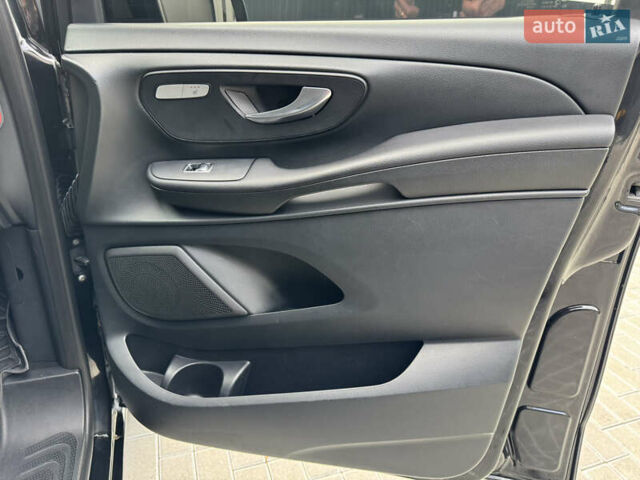 Черный Мерседес В-Класс, объемом двигателя 2.2 л и пробегом 478 тыс. км за 30000 $, фото 61 на Automoto.ua