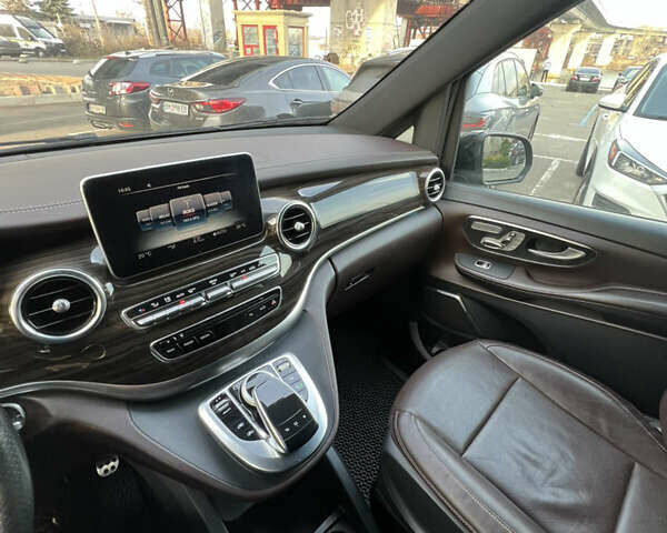 Чорний Мерседес В-Клас, об'ємом двигуна 2.14 л та пробігом 368 тис. км за 30000 $, фото 17 на Automoto.ua