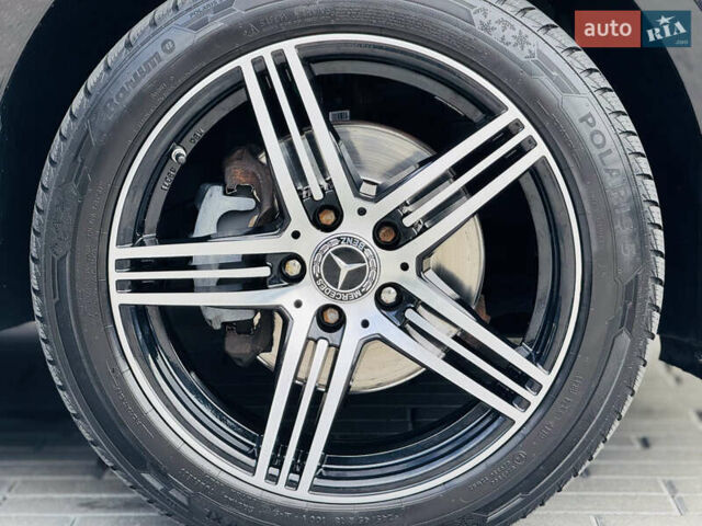 Черный Мерседес В-Класс, объемом двигателя 2.2 л и пробегом 478 тыс. км за 30000 $, фото 27 на Automoto.ua