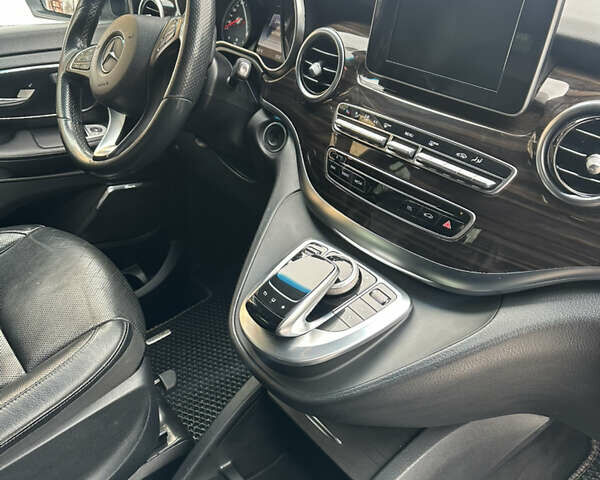 Черный Мерседес В-Класс, объемом двигателя 2.1 л и пробегом 400 тыс. км за 32999 $, фото 27 на Automoto.ua