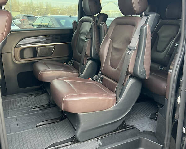 Чорний Мерседес В-Клас, об'ємом двигуна 2.14 л та пробігом 368 тис. км за 30000 $, фото 11 на Automoto.ua