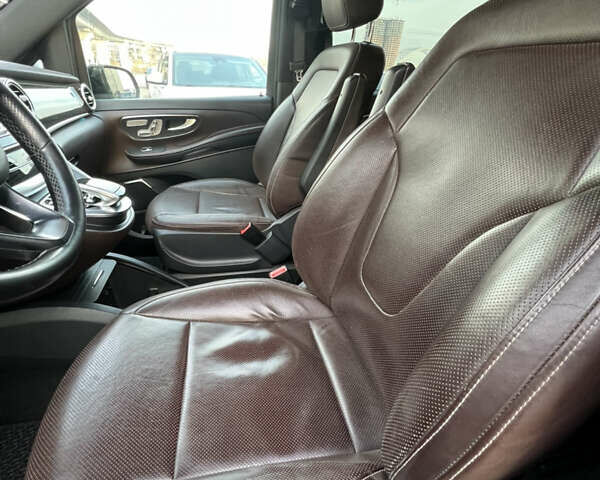 Чорний Мерседес В-Клас, об'ємом двигуна 2.14 л та пробігом 368 тис. км за 30000 $, фото 13 на Automoto.ua