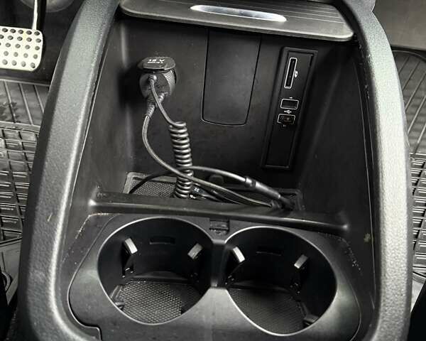 Черный Мерседес В-Класс, объемом двигателя 2.14 л и пробегом 233 тыс. км за 44000 $, фото 14 на Automoto.ua